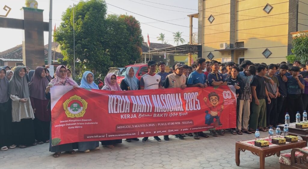 Sambut Kemerdekaan ke-80: LDII Metro Gotong Royong Bersih-Bersih Lingkungan Bareng Camat Metro Timur dan Lurah Iringmulyo