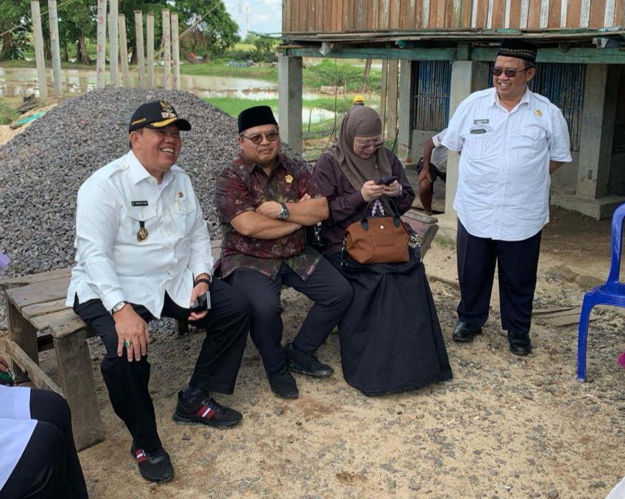 Ketua Umum DPP LDII, Dody Taufiq Wijaya bersama Wakil Bupati Lampung Timur, Azwar Hadi meninjau langsung kawasan Desa Kali Pasir, Kecamatan Way Bungur, Lampung Timur, Rabu (13/5/2026). Peninjauan dilakukan untuk melihat potensi pengembangan desa ekowisata tematik berbasis pemberdayaan masyarakat dan ekonomi berkelanjutan. Foto: LINES