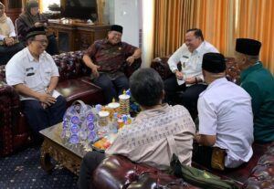 Audiensi Ketua Umum DPP LDII, Dody Taufiq Wijaya bersama Wakil Bupati Lampung Timur, Azwar Hadi di kompleks Pemerintah Kabupaten Lampung Timur, Rabu (13/5/2026). Foto: LINES