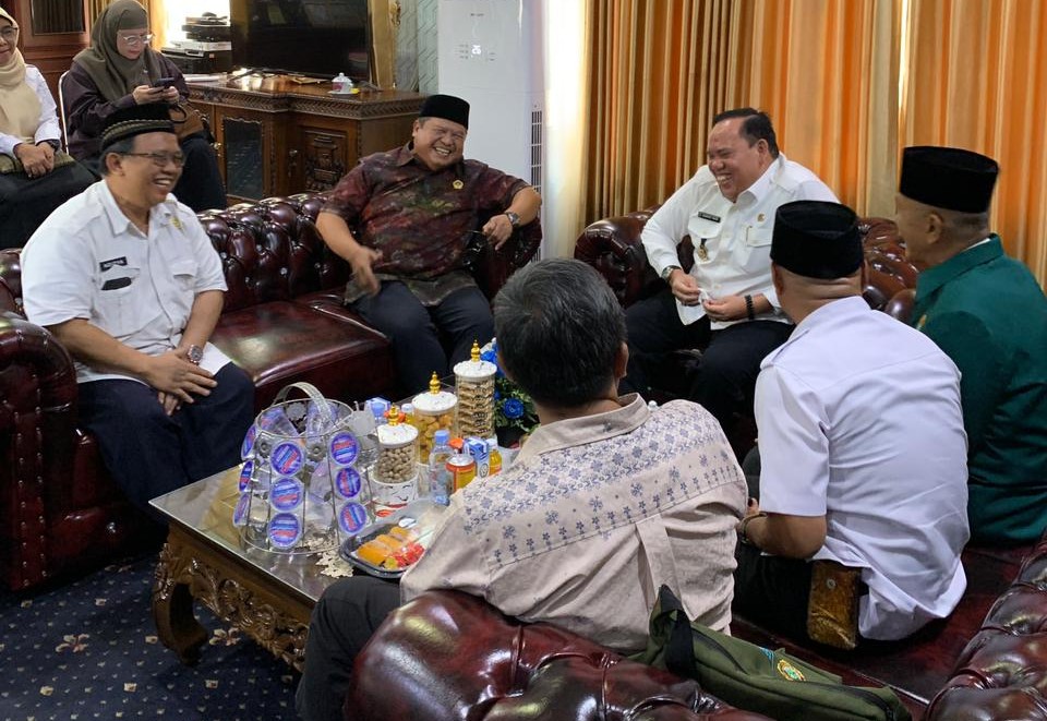 Audiensi Ketua Umum DPP LDII, Dody Taufiq Wijaya bersama Wakil Bupati Lampung Timur, Azwar Hadi di kompleks Pemerintah Kabupaten Lampung Timur, Rabu (13/5/2026). Foto: LINES